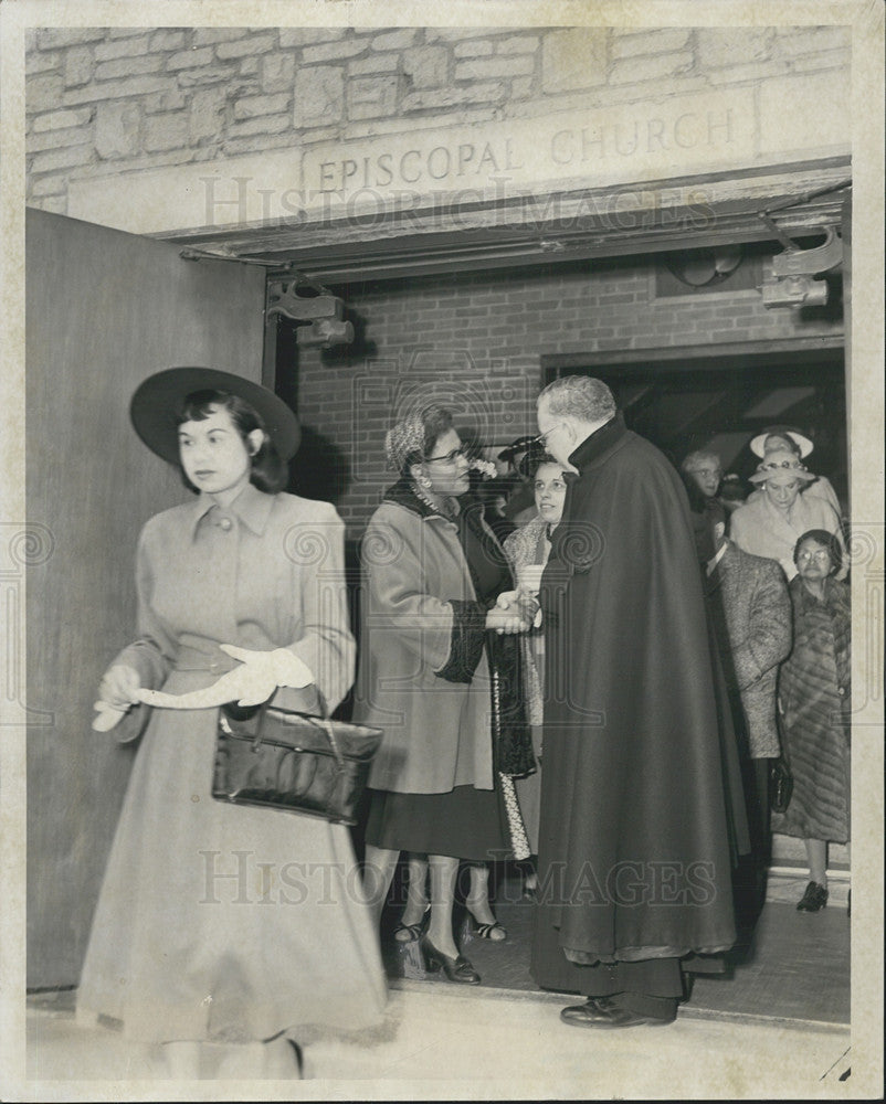 1956 Press Photo Mrs. Erma Greer Rev. John Tredea Episcopal Church - Historic Images