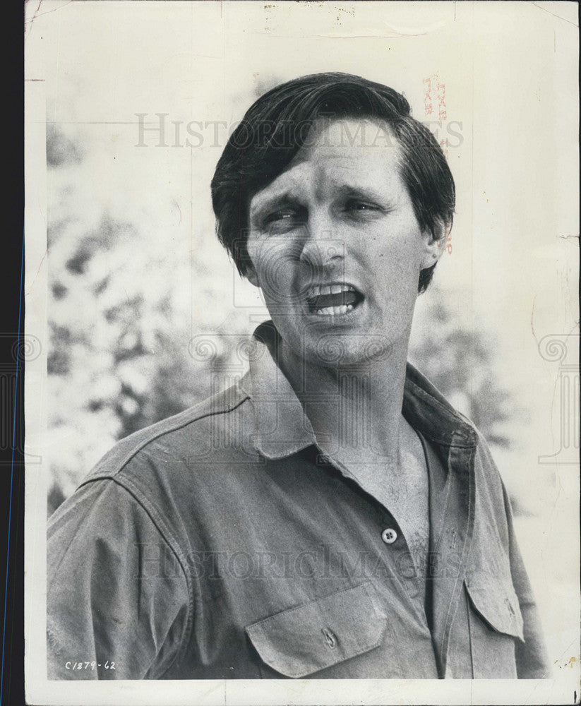 1970 Press Photo Alan Alda in &quot;The Moonshine War&quot; - Historic Images