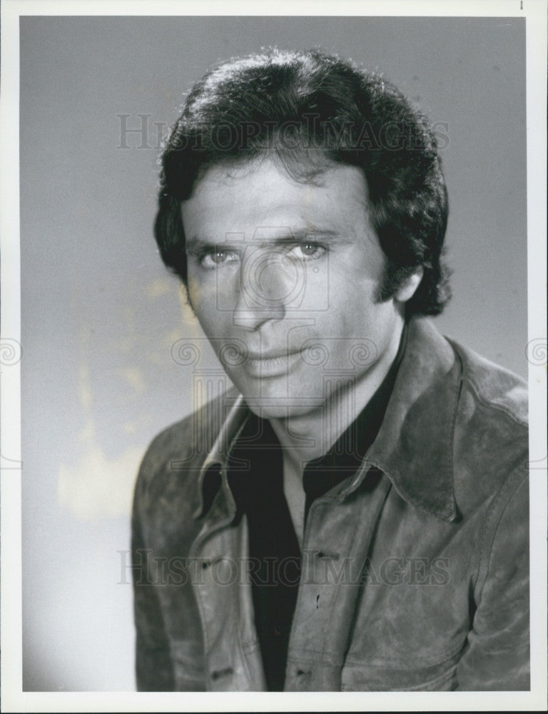 1978 Press Photo Vincent Baggetta in &quot;The Eddie Capra Mysteries&quot; - Historic Images