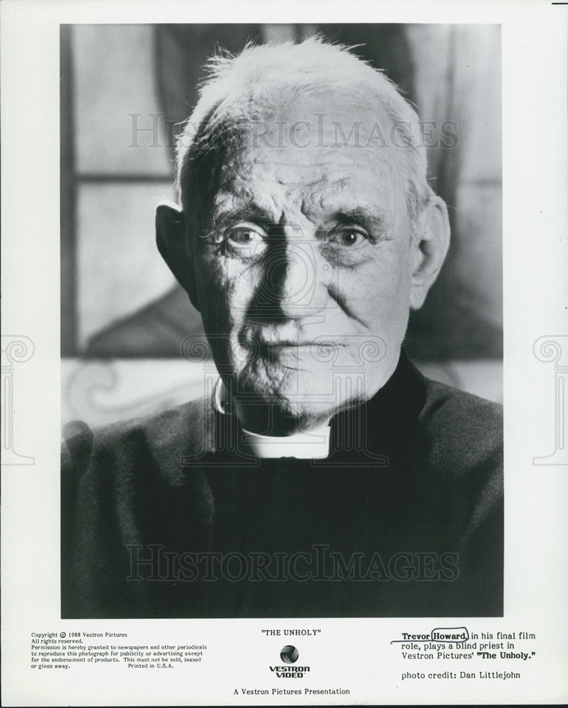 1988 Press Photo Actor Trevor Howard Stars In Vestron Pictures Movie The Unholy - Historic Images