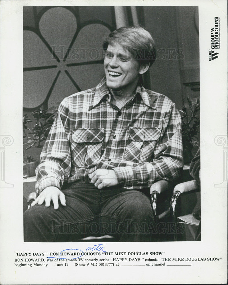 1977 Press Photo Mike Douglas Show Guest Cohost Actor Ron Howard From Happy Days - Historic Images