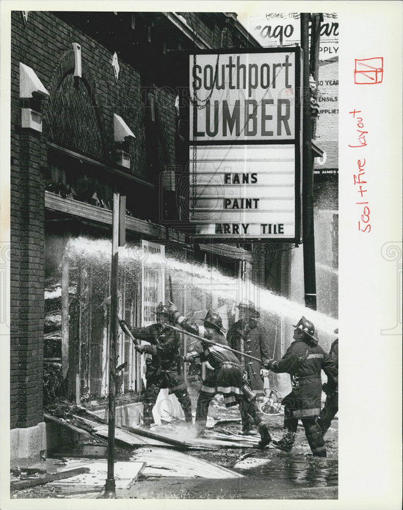 1984 Press Photo Chicago Firefighters Southport Lumber Company - Historic Images