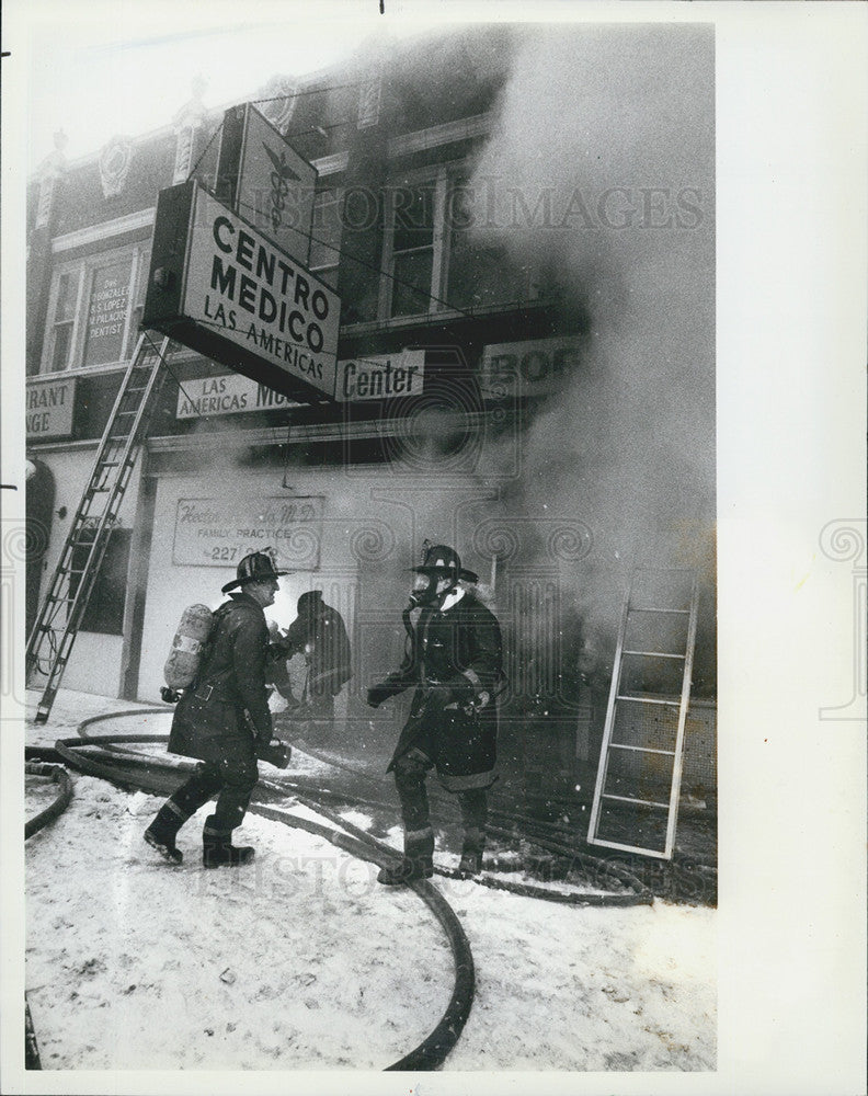 1984 Press Photo Firefighters At Doctors Office - Historic Images