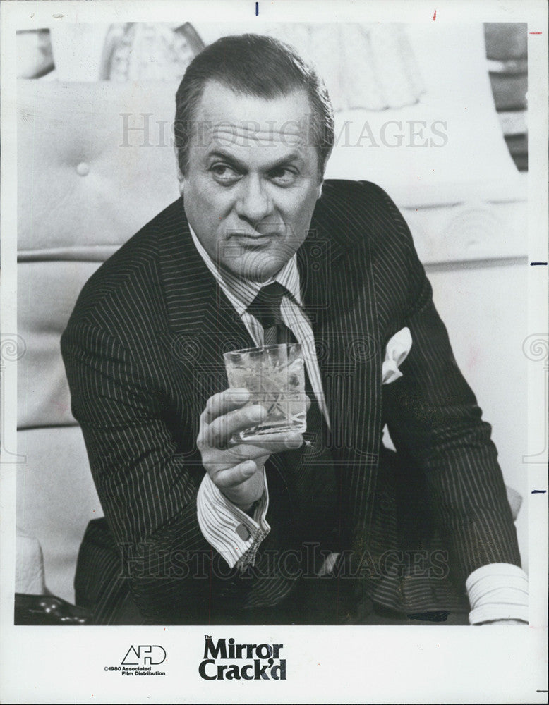 1986 Press Photo Mirror Crack&#39;d Actor Tony Curtis - Historic Images