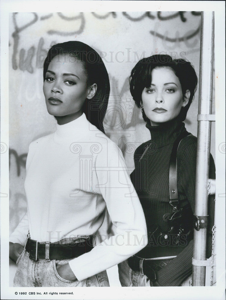 1994 Press Photo Actress Robin Givens and Pam Gidley in Angel Street - Historic Images