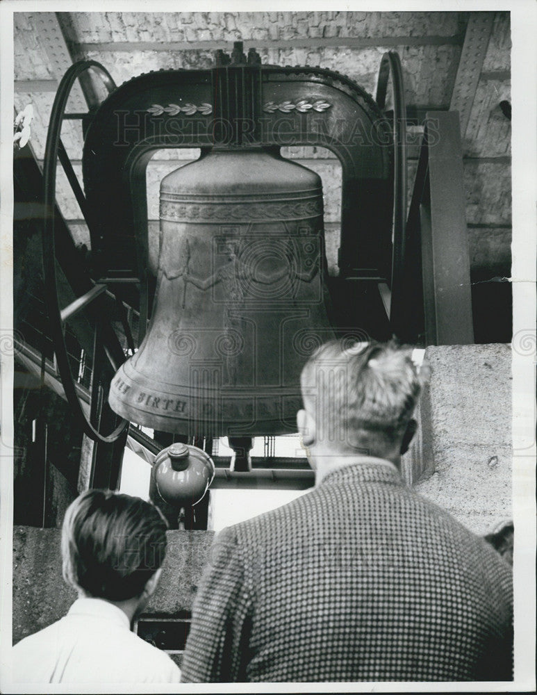 1960 Press Photo 10-Ton Freedom Bell of Radio Free Europe Fund Organization - Historic Images