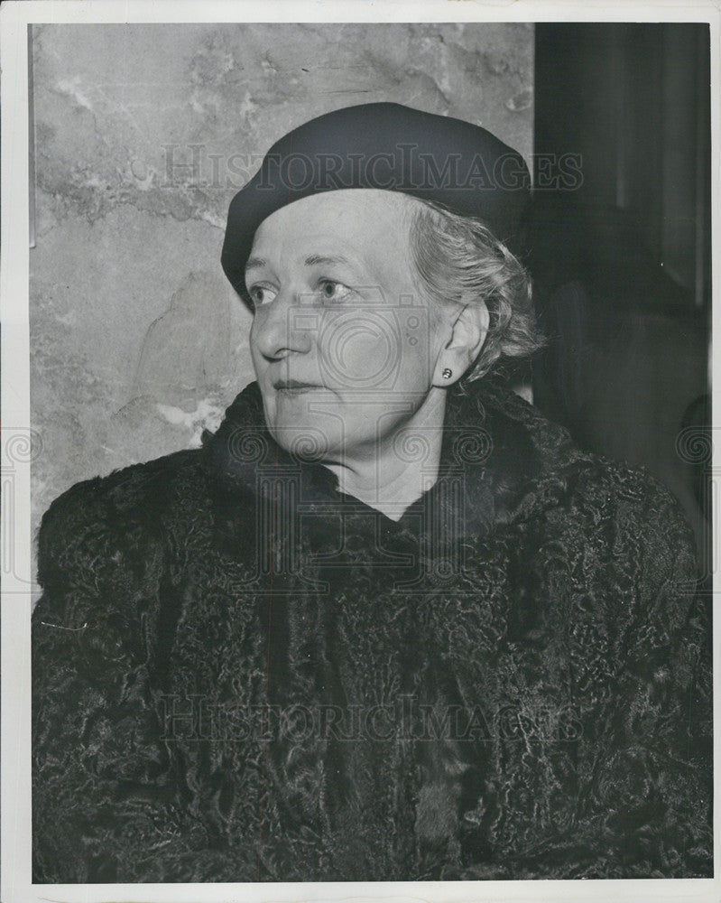 1949 Press Photo Mrs. Heinrich A. Von Moltke, wife of alleged nazi spy - Historic Images