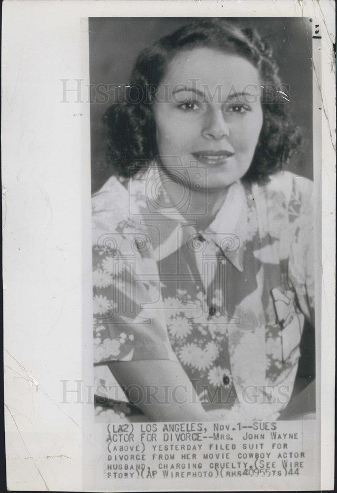 1944 Press Photo Mrs. John Wayne files for divorce from Actor John Wayne - Historic Images