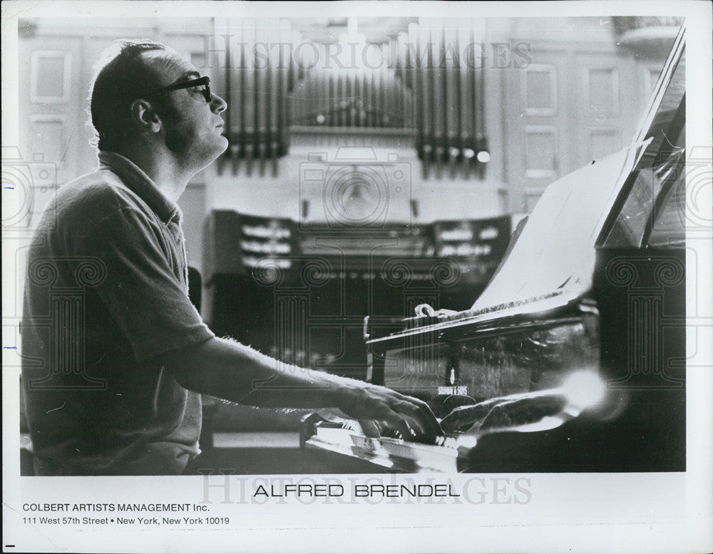 1977 Press Photo Pianist Alfred Brendel - Historic Images