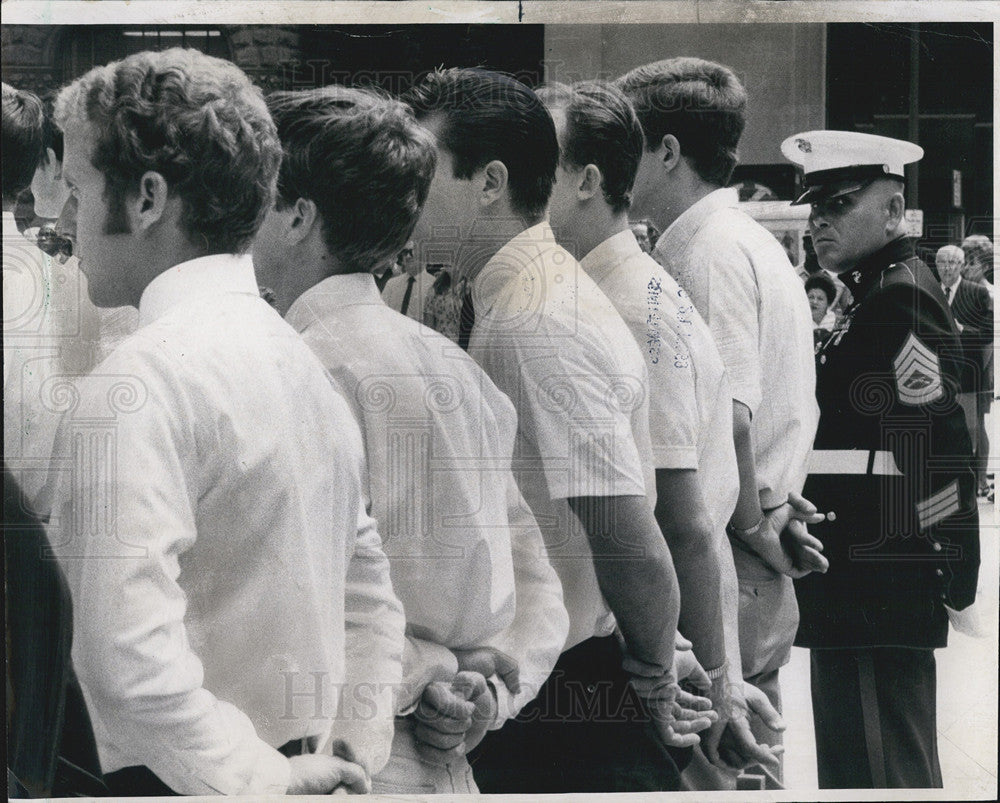 1969 Press Photo new marine recruits Chicago Lakefront Company Civic Center - Historic Images