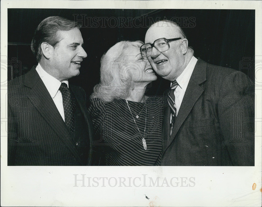 1981 Press Photo Jack Brickhouse with wife and Shelton Schwartz - Historic Images