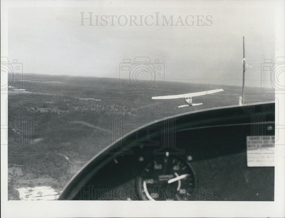 1981 Press Photo Crystal River glider towed airport - Historic Images