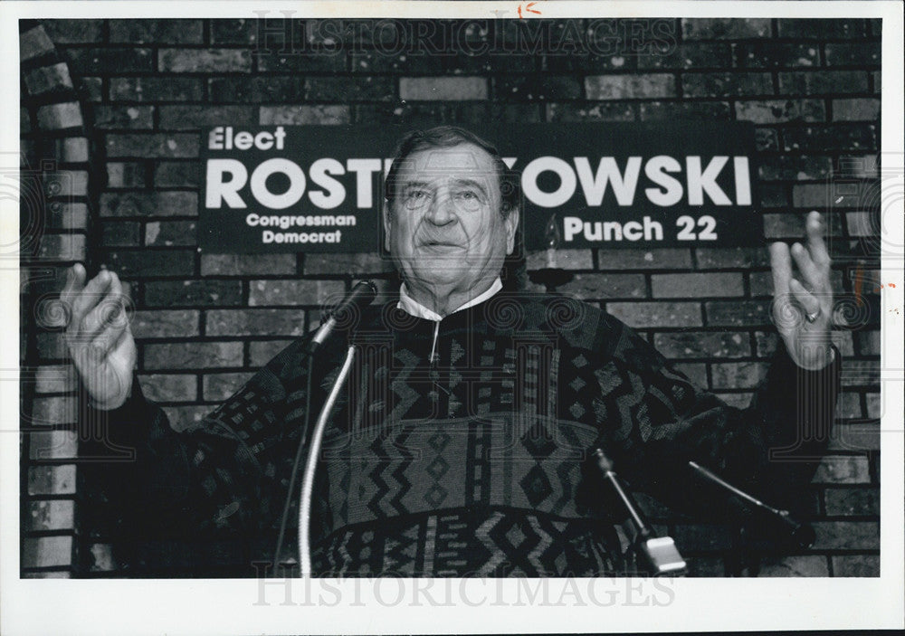 1994 Press Photo Rep Dan Rostenkowski Speaking at Hecks Hall - Historic Images