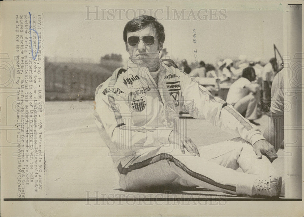 1976 Press Photo Race car driver Johnny Rutherford - Historic Images