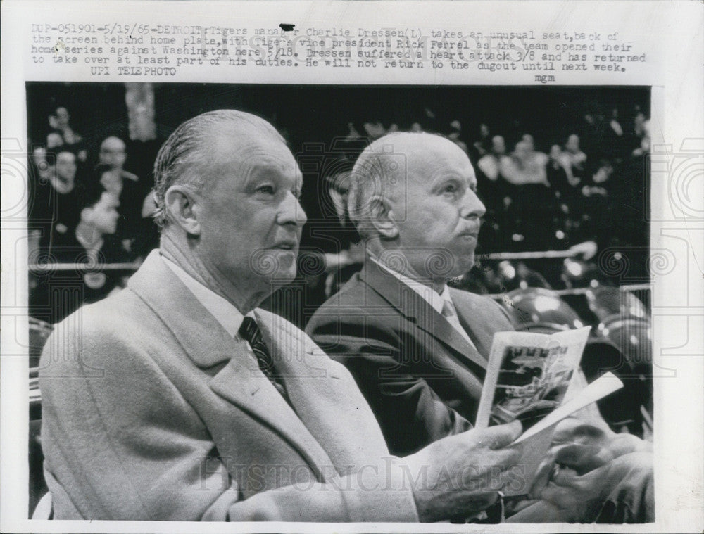 1965 Press Photo Tiger VP Rick Ferrel And Charlie Dressen At Game In Detroit - Historic Images