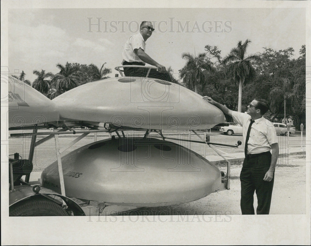 1960 Press Photo Demonstration of an Air Car - Historic Images