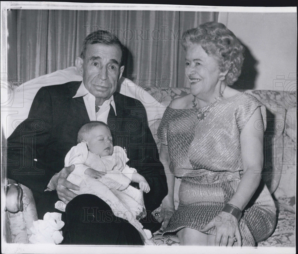 1961 Press Photo Sen Dennis Chavez And Wife-1st Great Grandchild On 50th Anniv - Historic Images