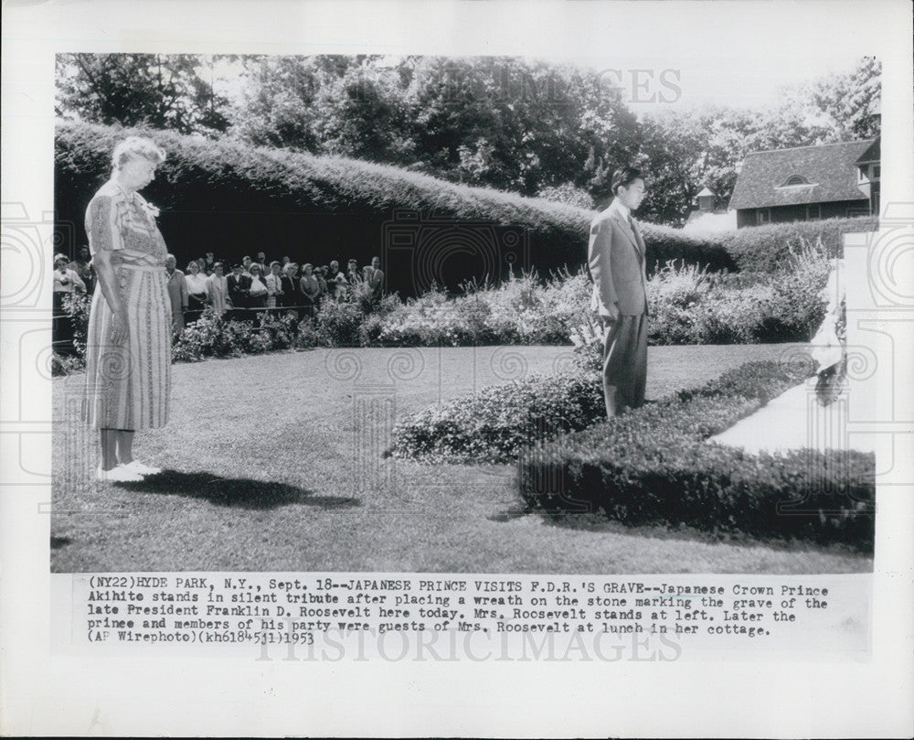 1953 Press Photo Japanese Prince Visits FDR&#39;s Grave Hyde Park NY-Eleanor Watches - Historic Images