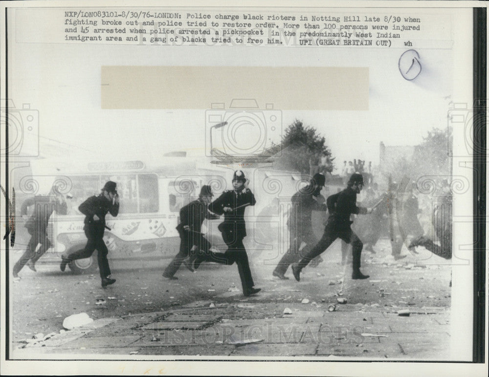 1976 Press Photo Notting Hill Rioters, London - Historic Images