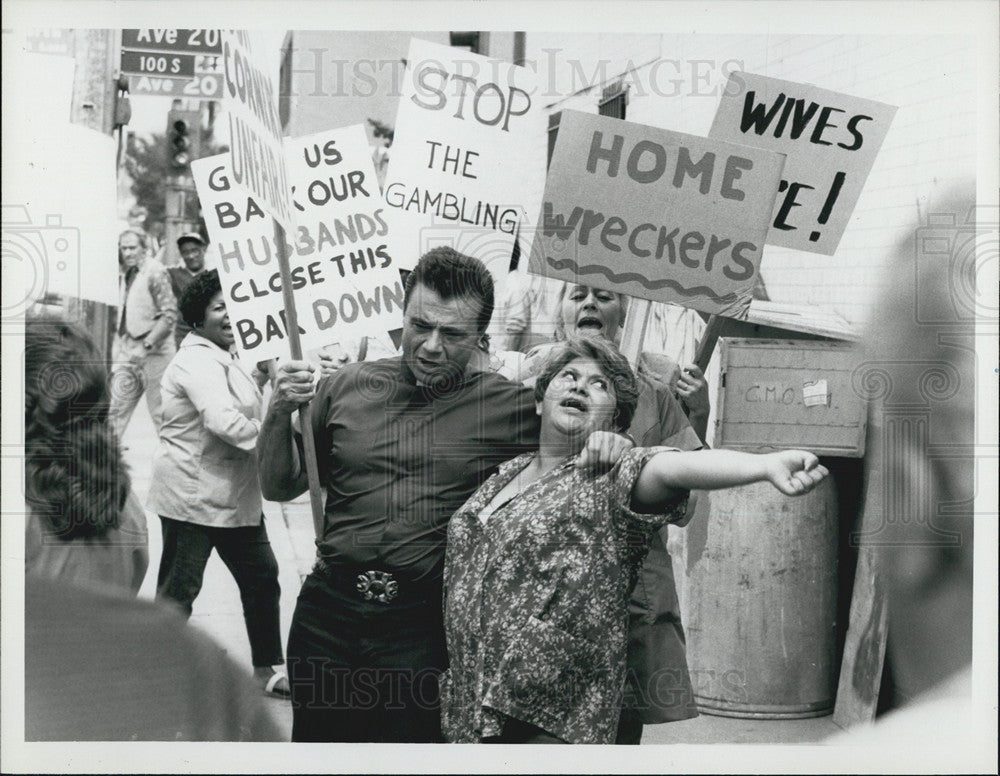 1985 Press Photo Robert Blake and Diane Robin in Love and Four Corners - Historic Images