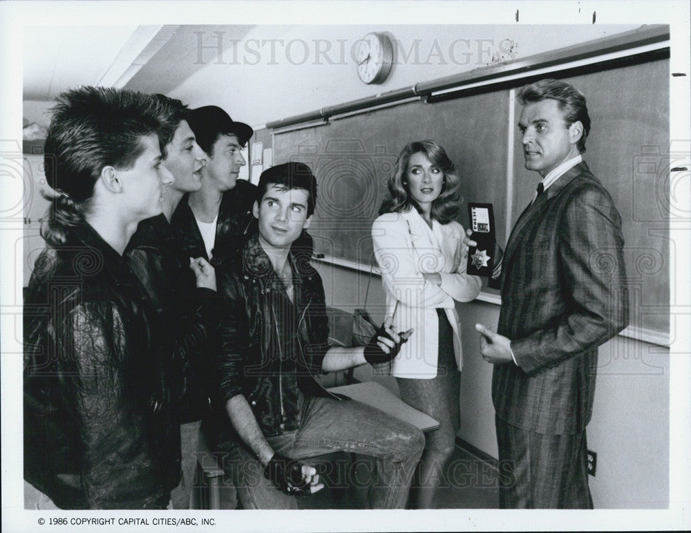 1992 Press Photo David Rasche in Sledge Hammer - Historic Images