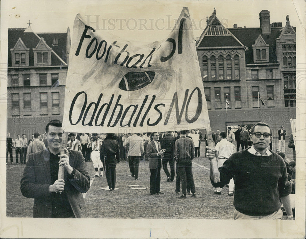 1963 Press Photo Picketing outside Stagg Field - Historic Images