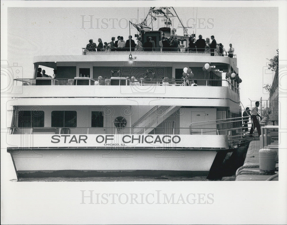 1989 Press Photo Star Of Chicago Cruise Liner Navy Pier - Historic Images