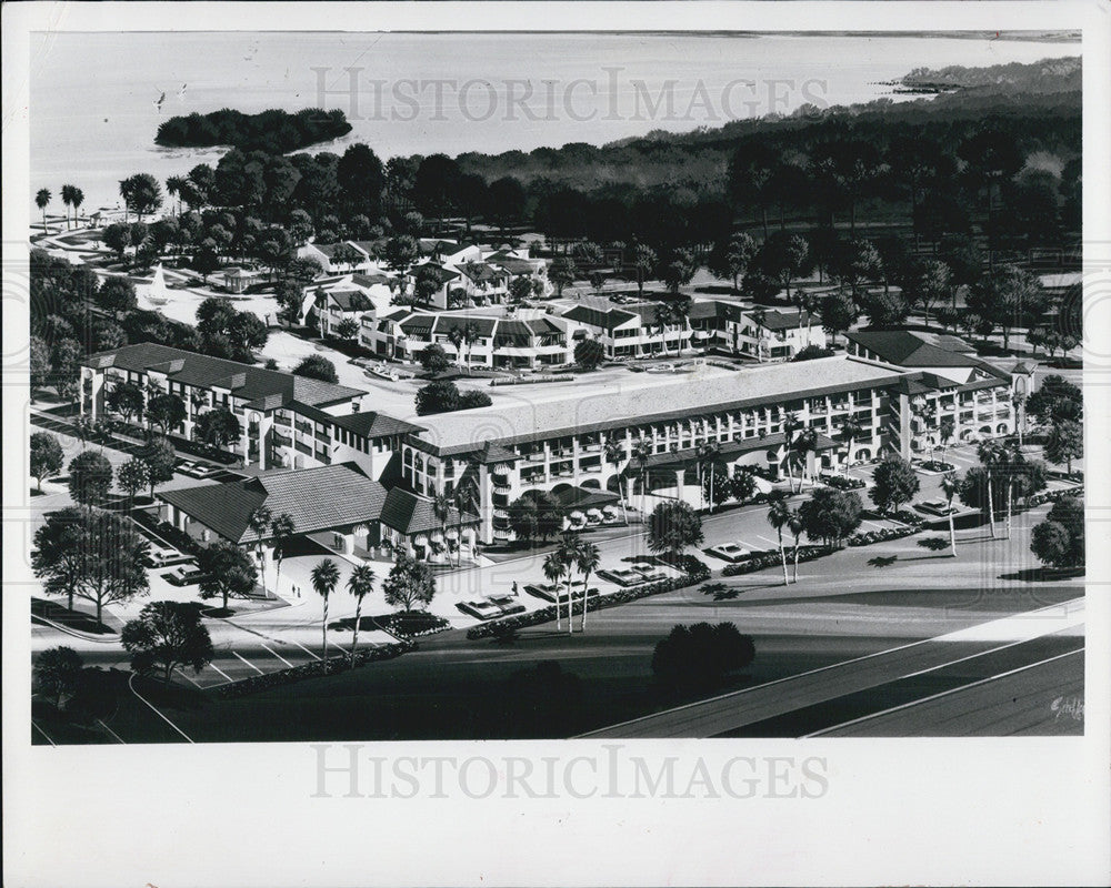 1984 Press Photo Aerial view of Hotel Mediterrean in Florida - Historic Images