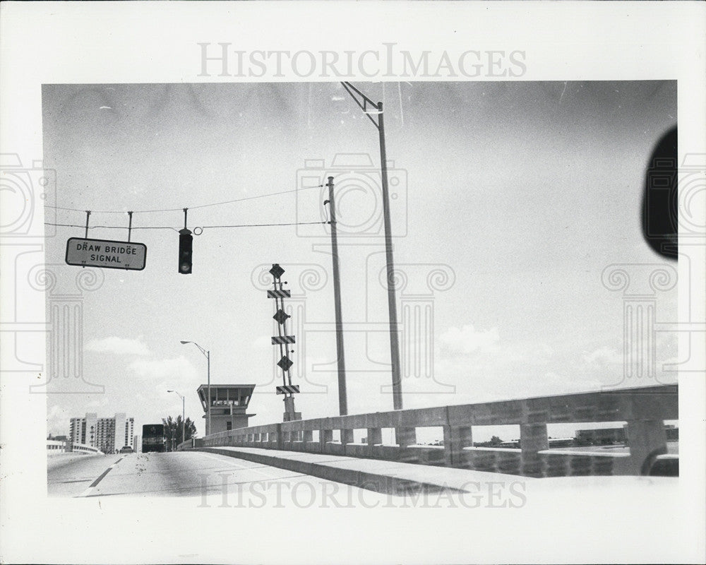 1983 Press Photo Toll Bridge - Historic Images