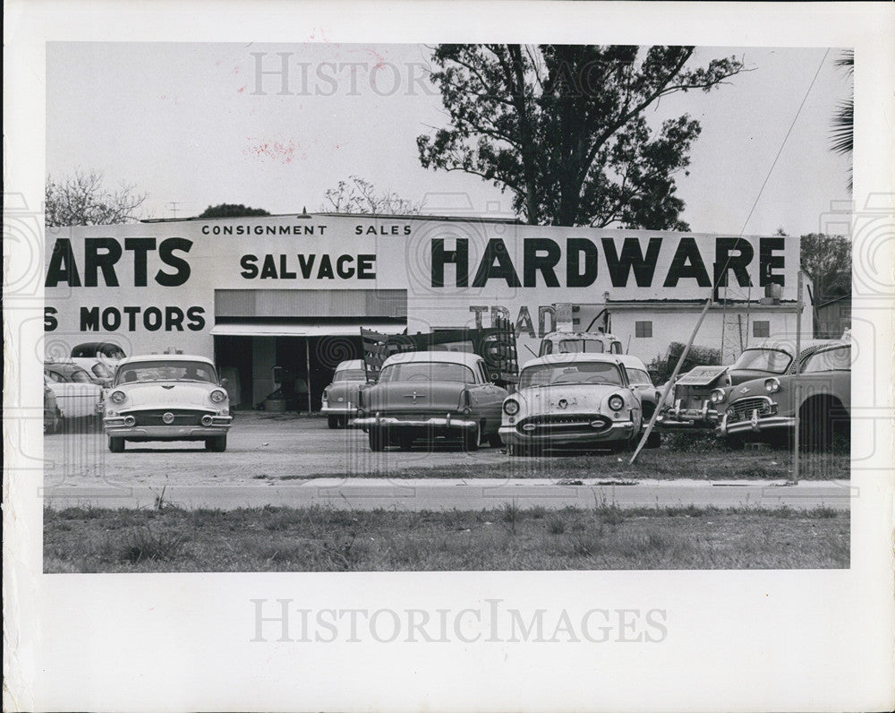 1966 Press Photo Auto Scrap Yard - Historic Images