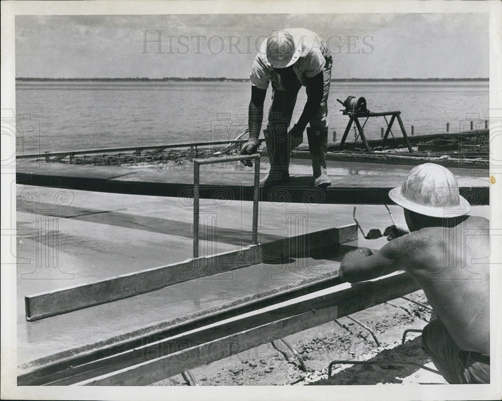 Press Photo  Bridge construction crew in Florida - Historic Images