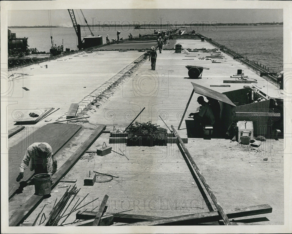 Press Photo Bridge construction crew in Florida - Historic Images