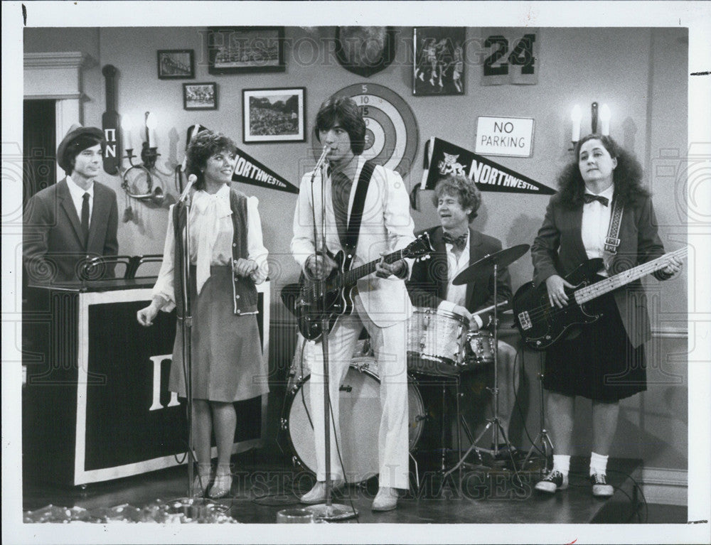 1982 Press Photo Joani And Chachi&#39;s Band Play Frat Mixer Scott Baio And Erin - Historic Images