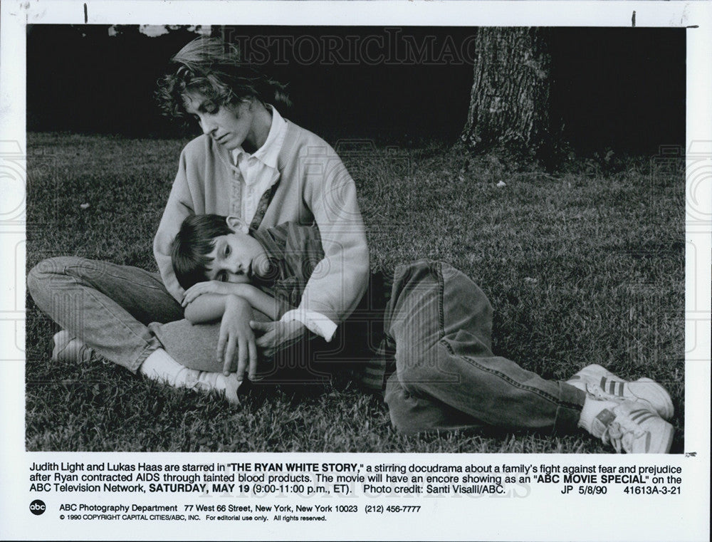 1990 Press Photo Judith Light &amp; Lukas Haas in &quot;The Ryan White Story&quot; - Historic Images