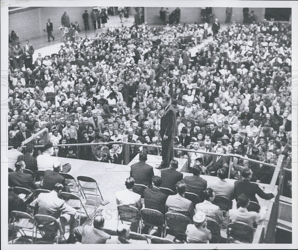 1955 Press Photo Preacher Oral Roberts - Historic Images