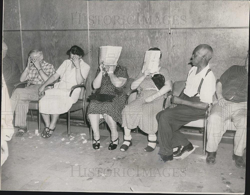 1951 Press Photo Arrested patrons in gambling raids - Historic Images