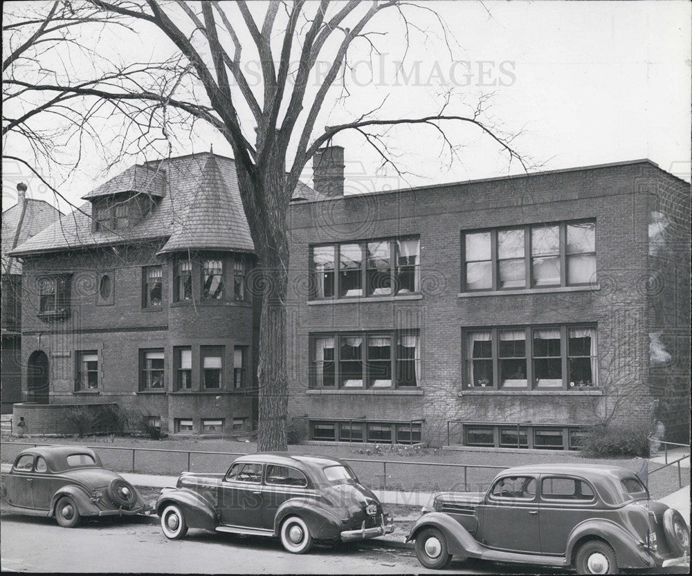 Press Photo The Newman School will be turned into apartments - Historic Images