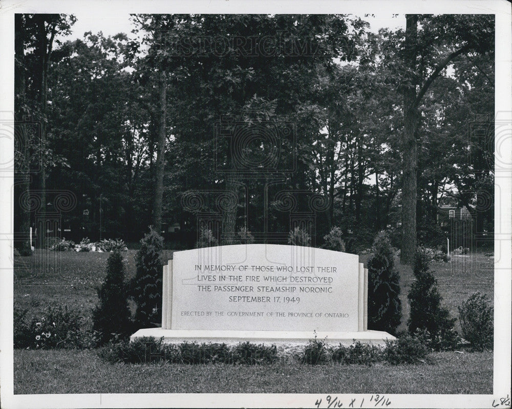 1950 Press Photo Norocnic memorial mt Pleasant Stone - Historic Images