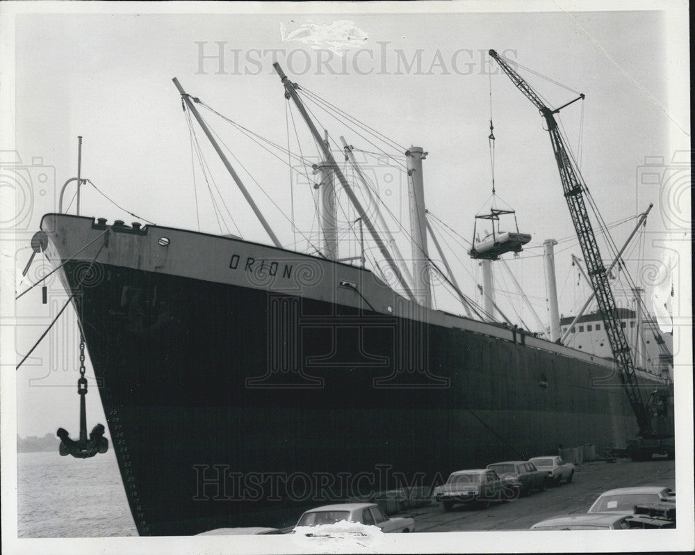 1969 Press Photo Ship Orion at dock loading cars - Historic Images