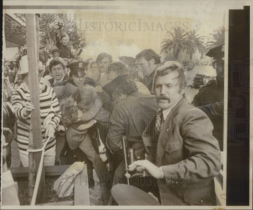 1975 Press Photo President Ford&#39;s assassination attempt - Historic Images