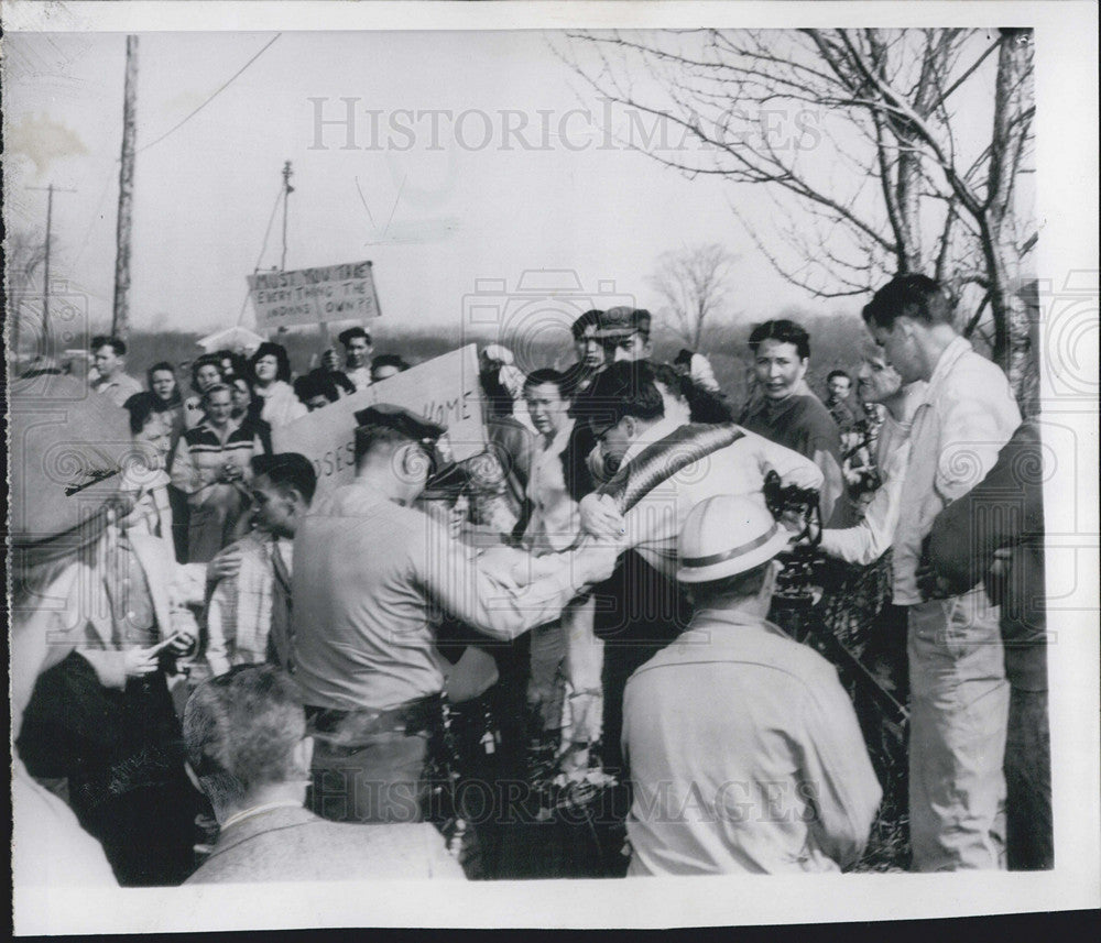 1958 Press Photo John Hewitt Charged With Unlawful Assembly on Reservation - Historic Images