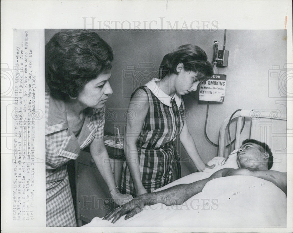 1965 Press Photo Gary Lay Injured During Titan 2 Missile Silo Fire In Hospital - Historic Images