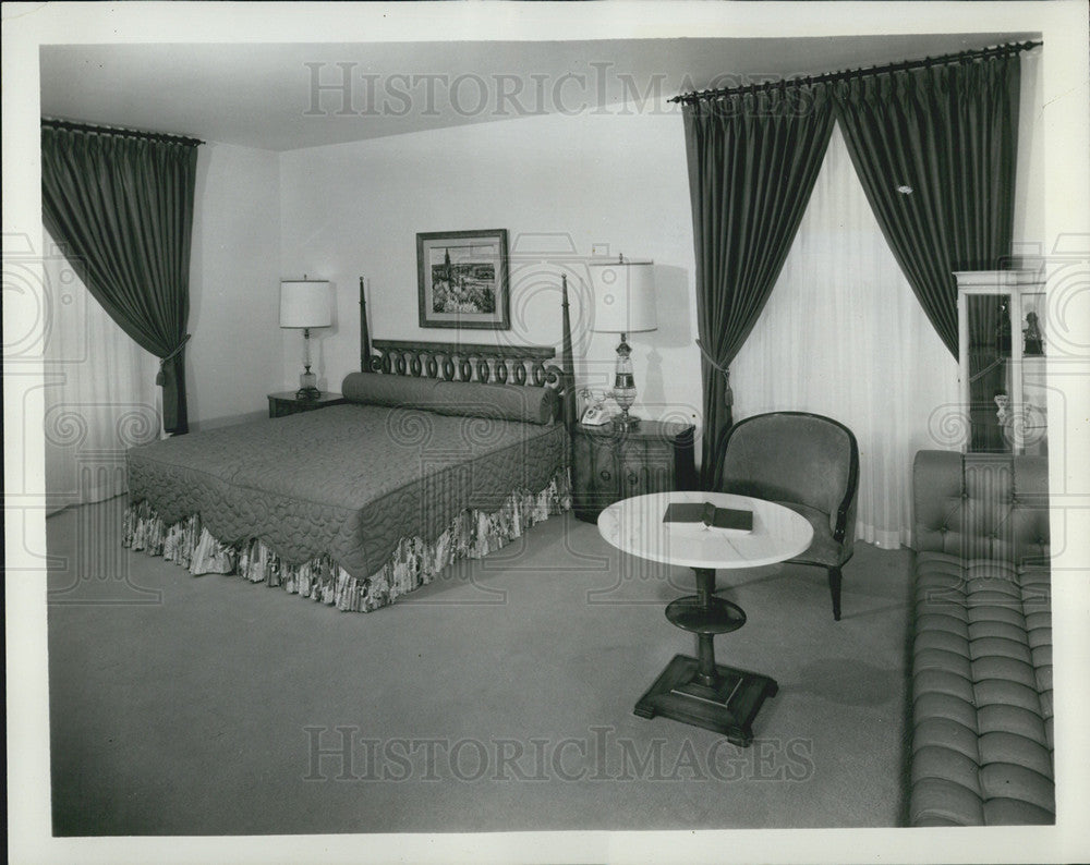 Press Photo &quot;The Carlyle - Master Bedroom&quot; - Historic Images