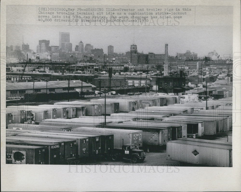 1970 Press Photo Tractor and Trailer Rigs in Chicago During Truck Strike - Historic Images