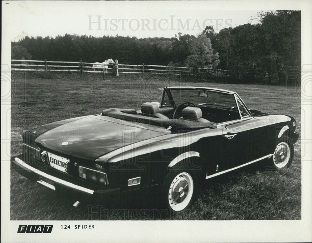 1976 Press Photo The Fiat 124 Spider - Historic Images