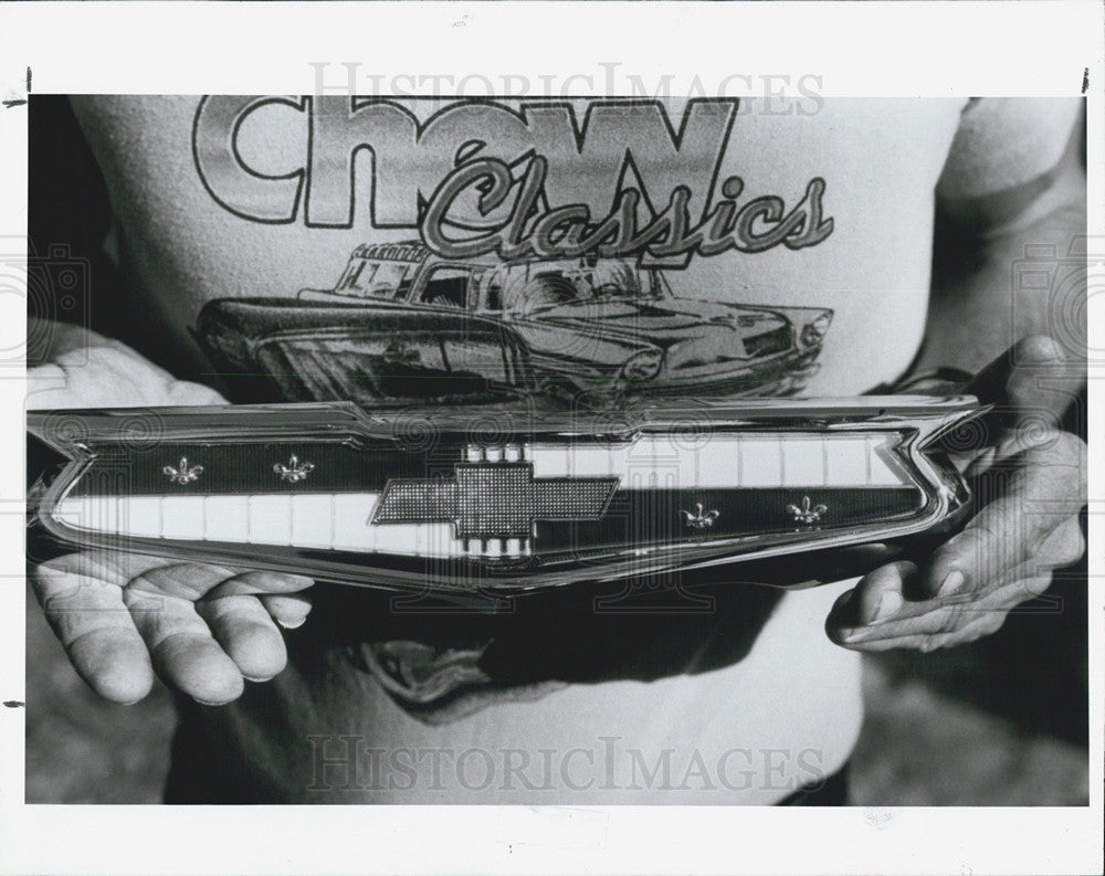 1992 Press Photo 1955 Chevrolet trunk emblem - Historic Images