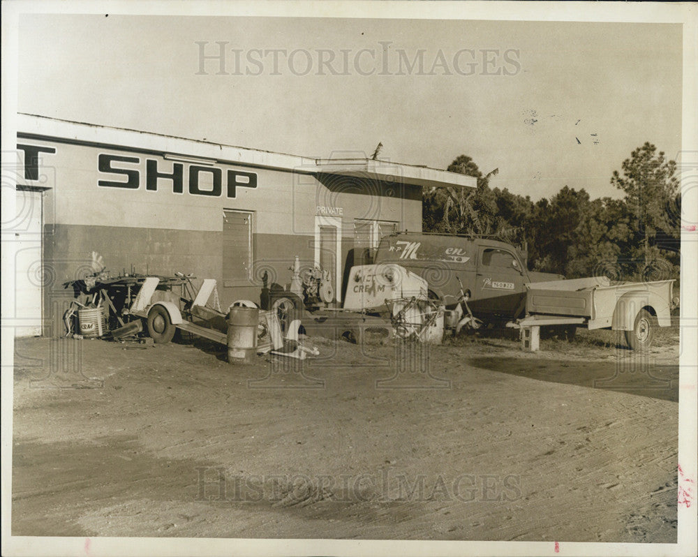 1965 Press Photo Abandoned cars in Pinellas Park, Fl - Historic Images