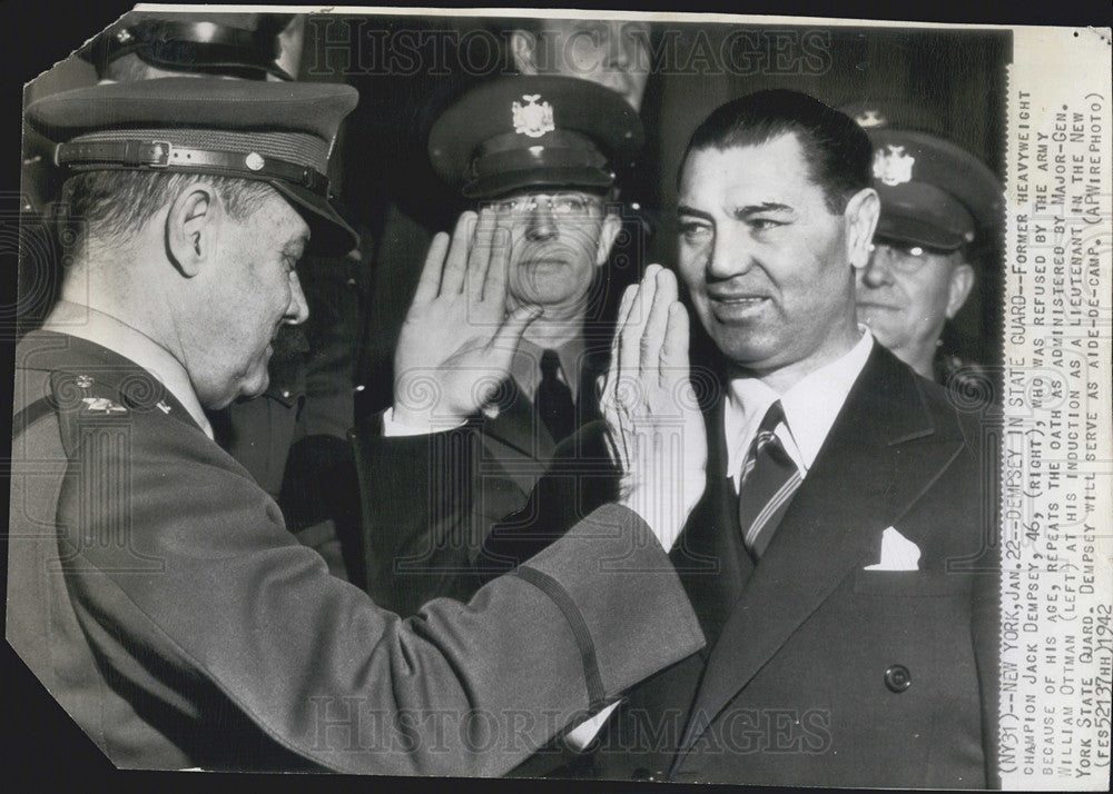 1942 Press Photo Former Heavyweight Champion Jack Dempsey - Historic Images