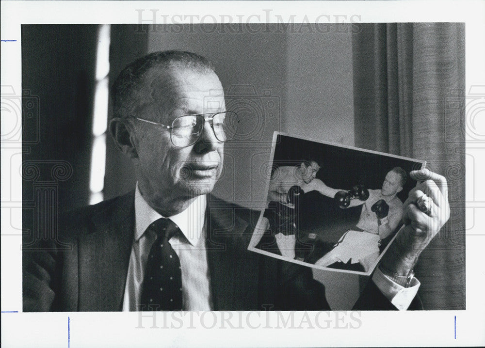 1990 Press Photo Chuck Davey Photograph Boxing Rocky Craziano - Historic Images