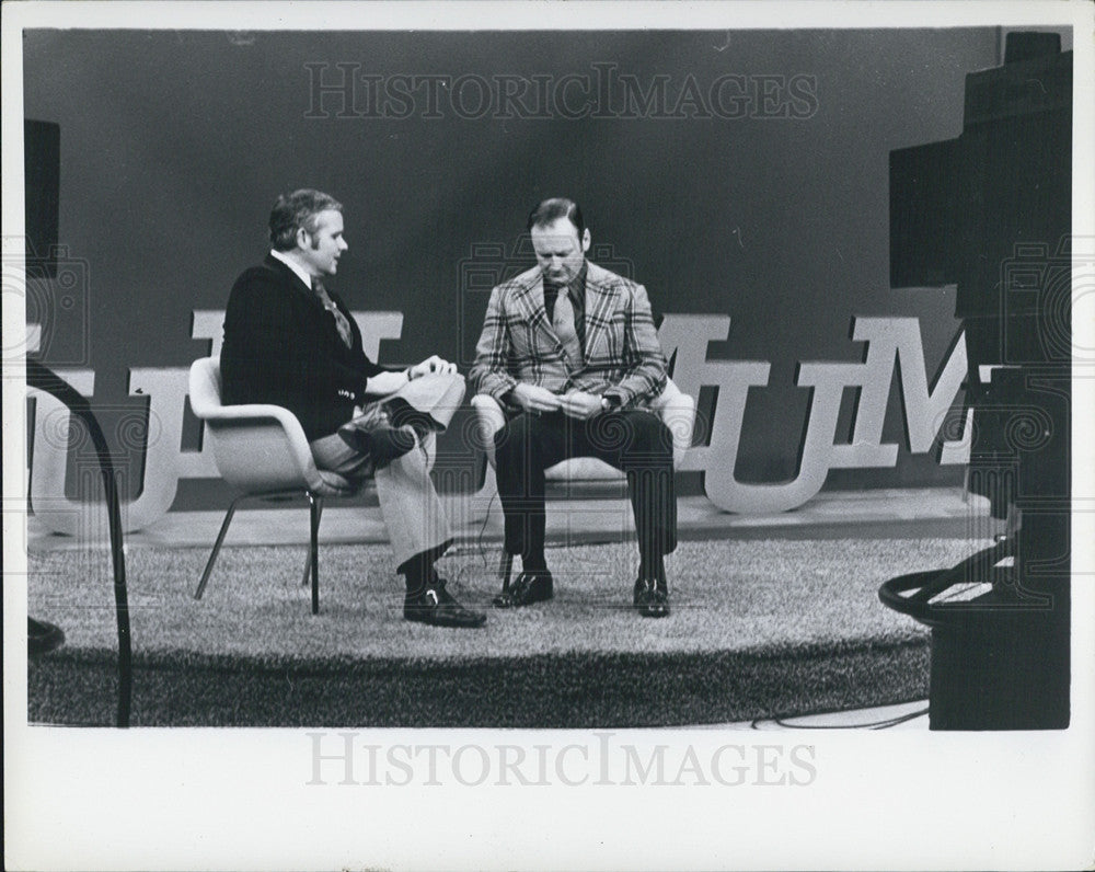 1973 Press Photo Don Kramer and Bo Schembechler - Historic Images